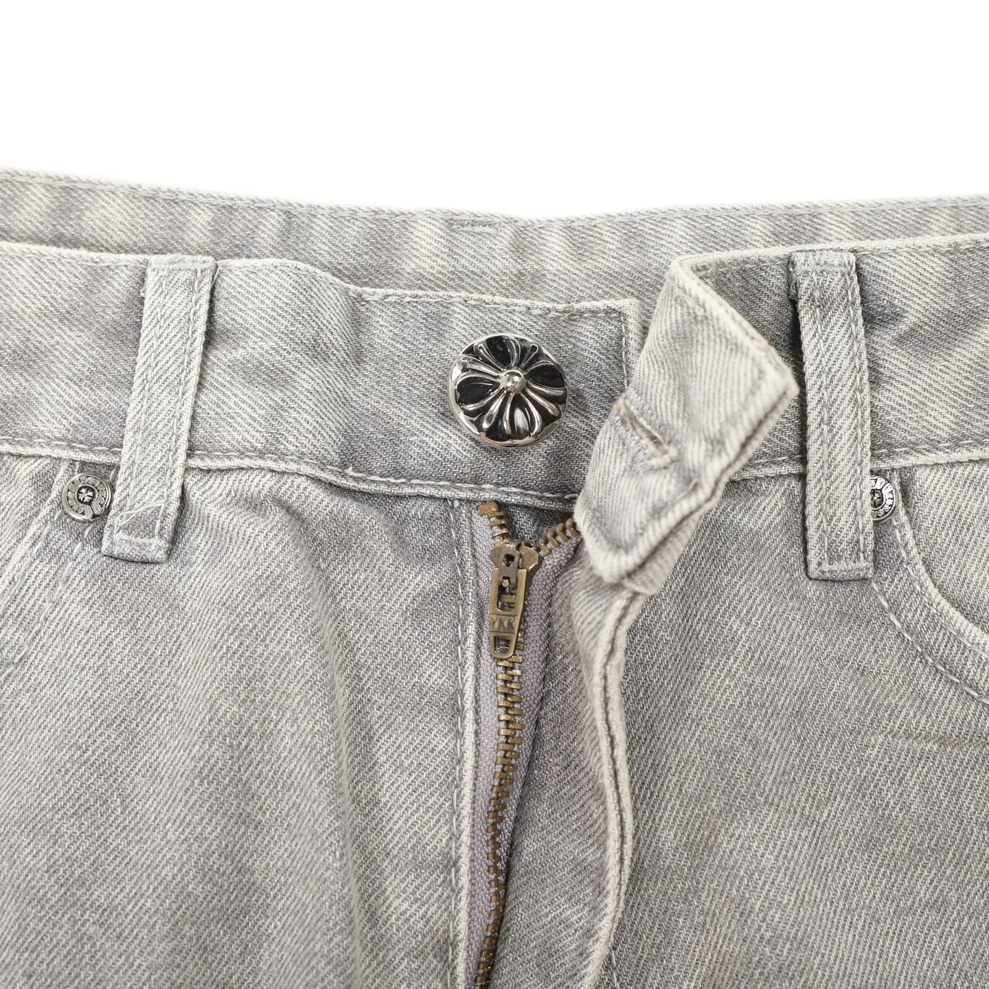 P230 Chrome Hearts CH Chrome Hearts Heavy Industry Damaged High Street Jeans exude unruly personality and unique charm. Every wear and tear is carefully designed to present a unique artistic feel. Made of imported denim fabric, which has undergone heavy industrial washing and damage treatment, the trousers show a super cool effect on the upper body, allowing you to dominate the fashion stage.  This is more than just a pair of jeans, it is an expression of attitude. With its unique design concept and ultimate pursuit of details, Croxin breaks traditional boundaries and defines the jeans trend in the new era. The trousers are made of double-layer woven fabric and matched with customized hardware, showing an incomparably beautiful and unique style, making every wearer the focus of fashion. Imported denim fabric, super heavy-duty washed and damaged, the upper body is super cool! Customized hardware. Unbeatable and beautiful style. The production process is difficult. Full of high street feel. Color: Gray Size: S M L XL XXL